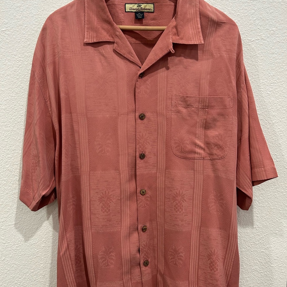Tommy Bahama Casual Button Down Shirt with Camp collar relax fit Tropical Print